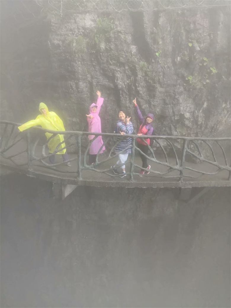 香港人组团游张家界,姐妹相约张家界三日游