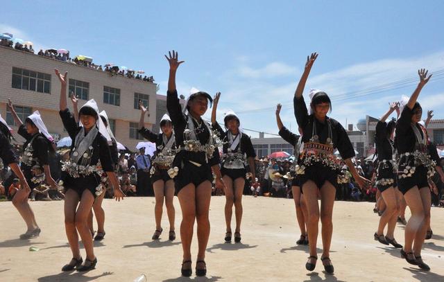 史上最奇葩的洞房习俗,100秒看懂古代奇葩婚俗