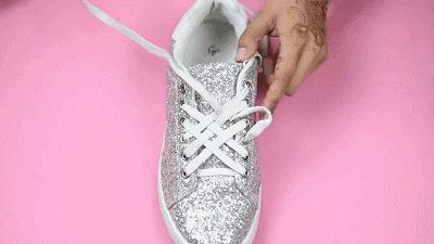 搭配裙子的长鞋带怎么系好看,穿着裙子如何优雅的系鞋带