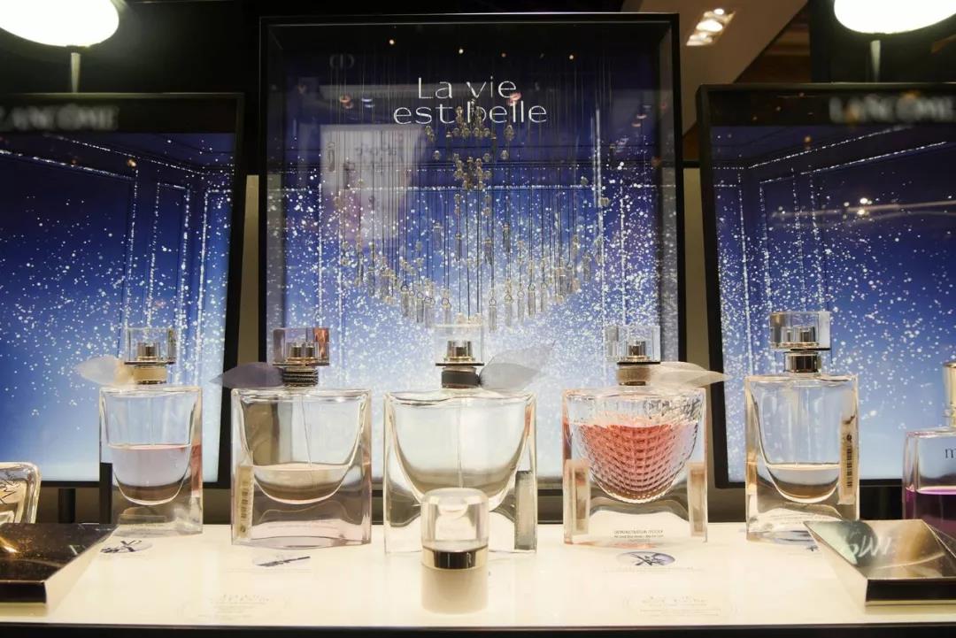 中国人和外国人对奢侈品的态度,中国人和外国人对待奢侈品的态度