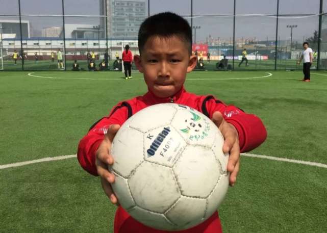 欧文造访安踏总部,欧文到访中国