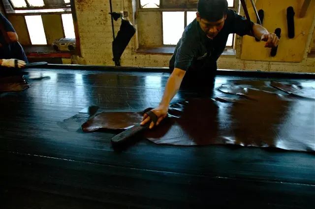 世界公认最好的皮革,一个臭皮匠传奇