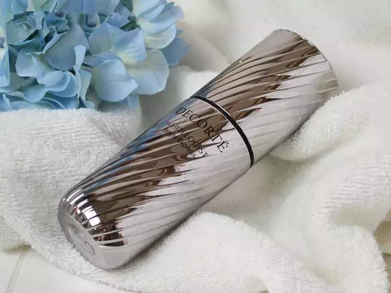 夏日来之前要一白到底！这12款火遍日本代购圈的精华赶紧囤起来！