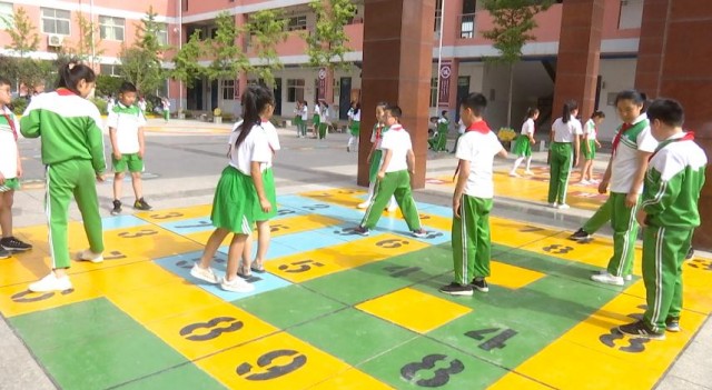 渭南市丰荫明德小学表演,丰荫明德小学室外操