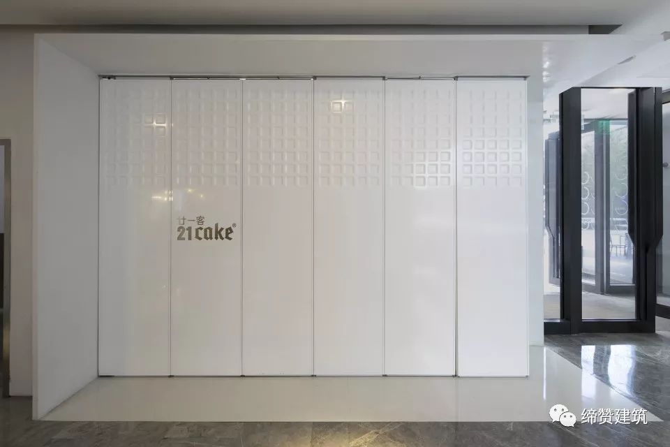 「佳作鉴赏」21Cake首家线*体下**验店-上海复兴SOHO店