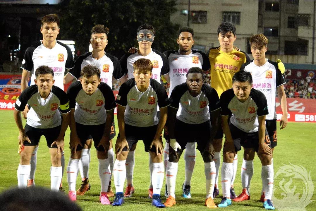 为爱前行｜足球之乡演绎精彩对决，武汉卓尔队客场0:0梅州客家队