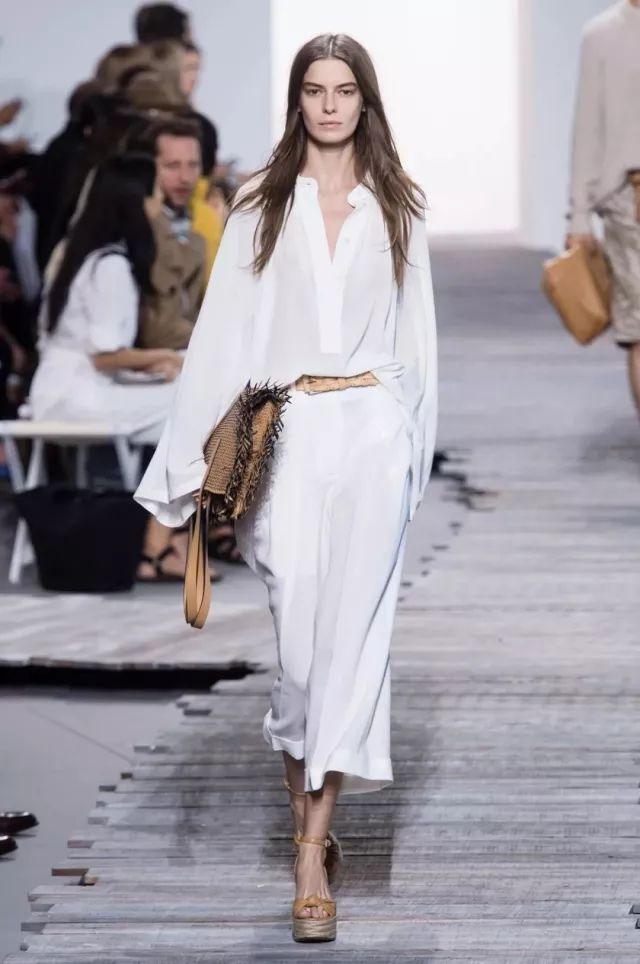 白裤子怎么穿不显胖,怎么穿都显瘦的裤子