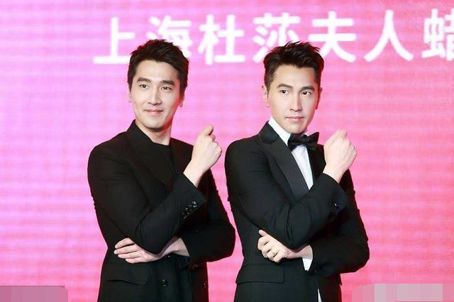 李宇春蜡像首展亮相,蜡像丑的女星