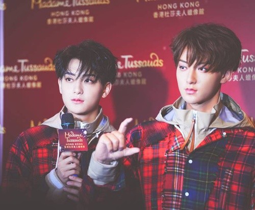 杜莎夫人蜡像李宇春,蜡像很丑的明星