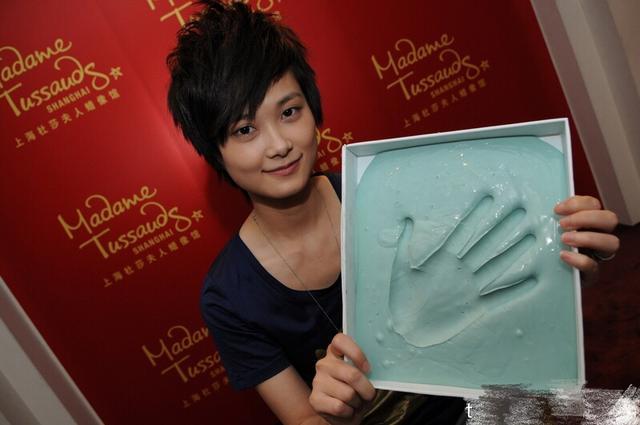 杜莎夫人蜡像李宇春,蜡像很丑的明星