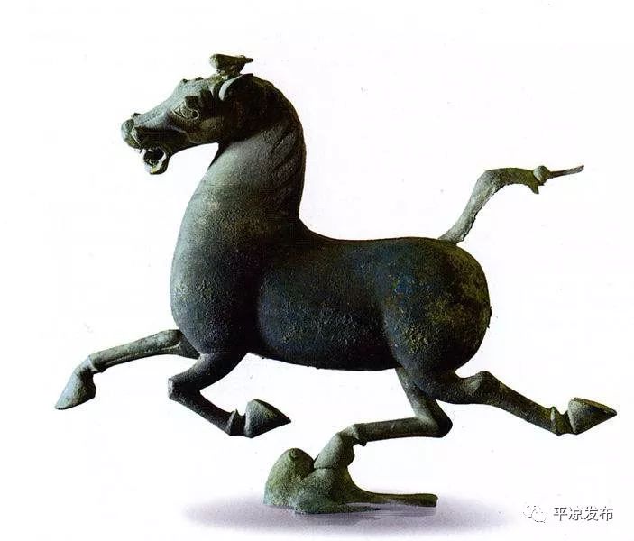 马踏飞燕又称为马超龙雀,马踏飞燕为什么后来改成马超龙雀