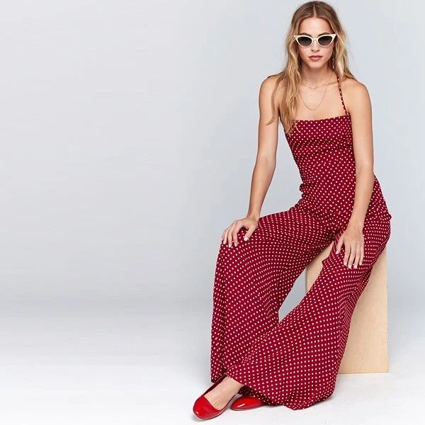 夏天波点荷叶领上衣怎么搭配,夏天波点衫怎么搭配