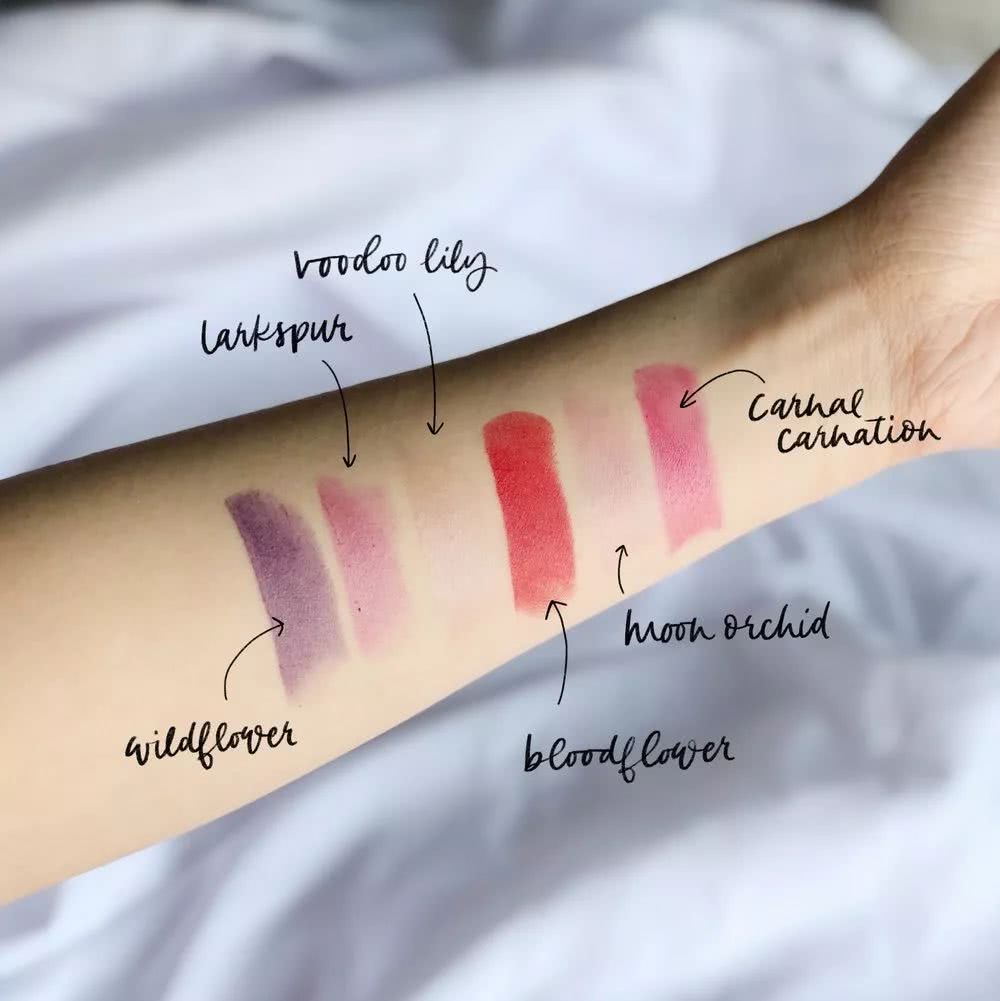 这个牌子出什么都火到断货,女生必须入一个