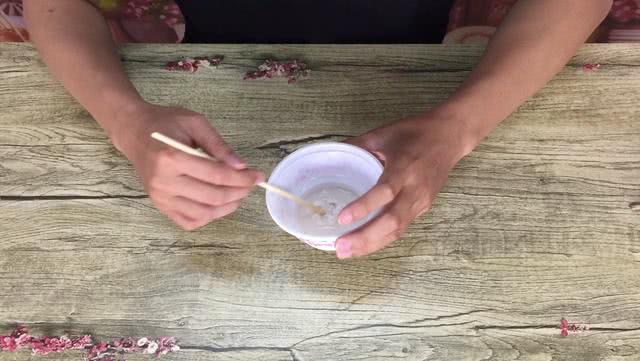 手上长硬皮像茧子用什么办法解决,手上长黄茧子怎么办