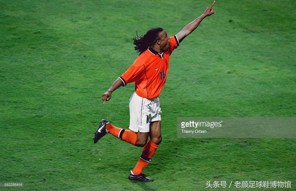 02年世界杯足球鞋回顾,世界杯最火前十的足球鞋