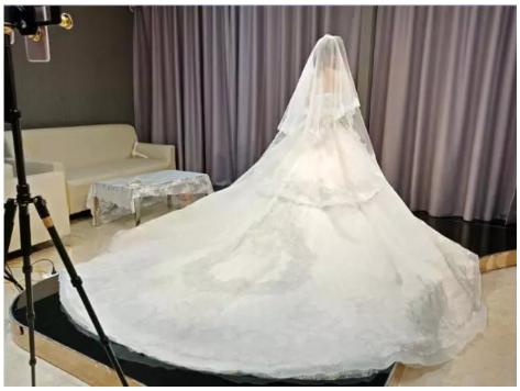 一般的拖尾婚纱多长,小拖尾婚纱大拖尾婚纱对比