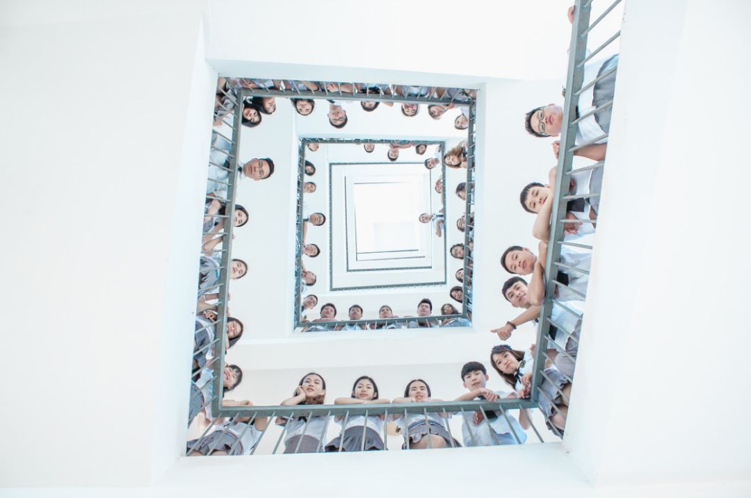 五十人集体照拍照姿势创意大全,高逼格的集体照怎么拍