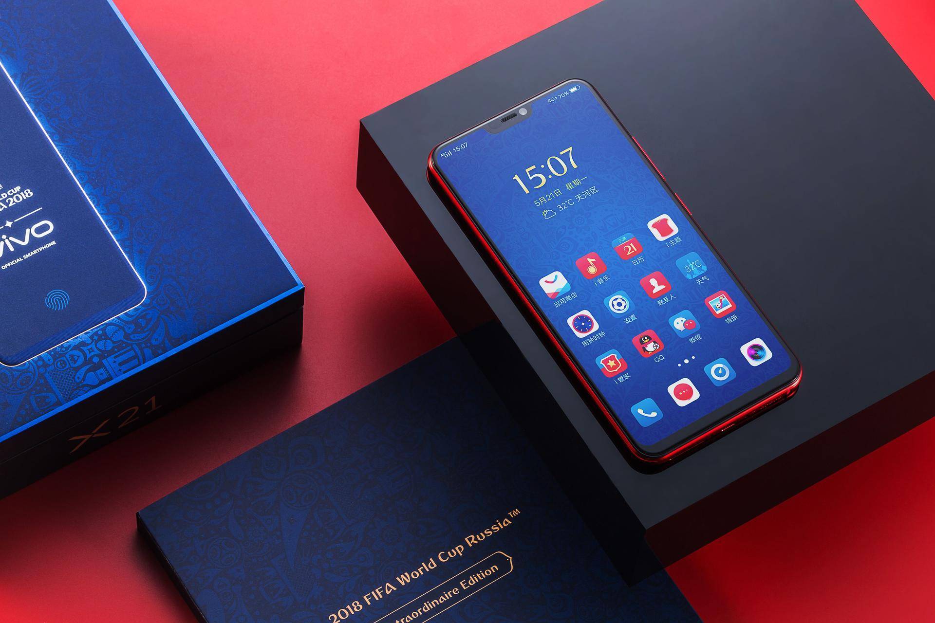 忠实球迷的换呼：vivoX21世界杯非凡版胜利红图赏