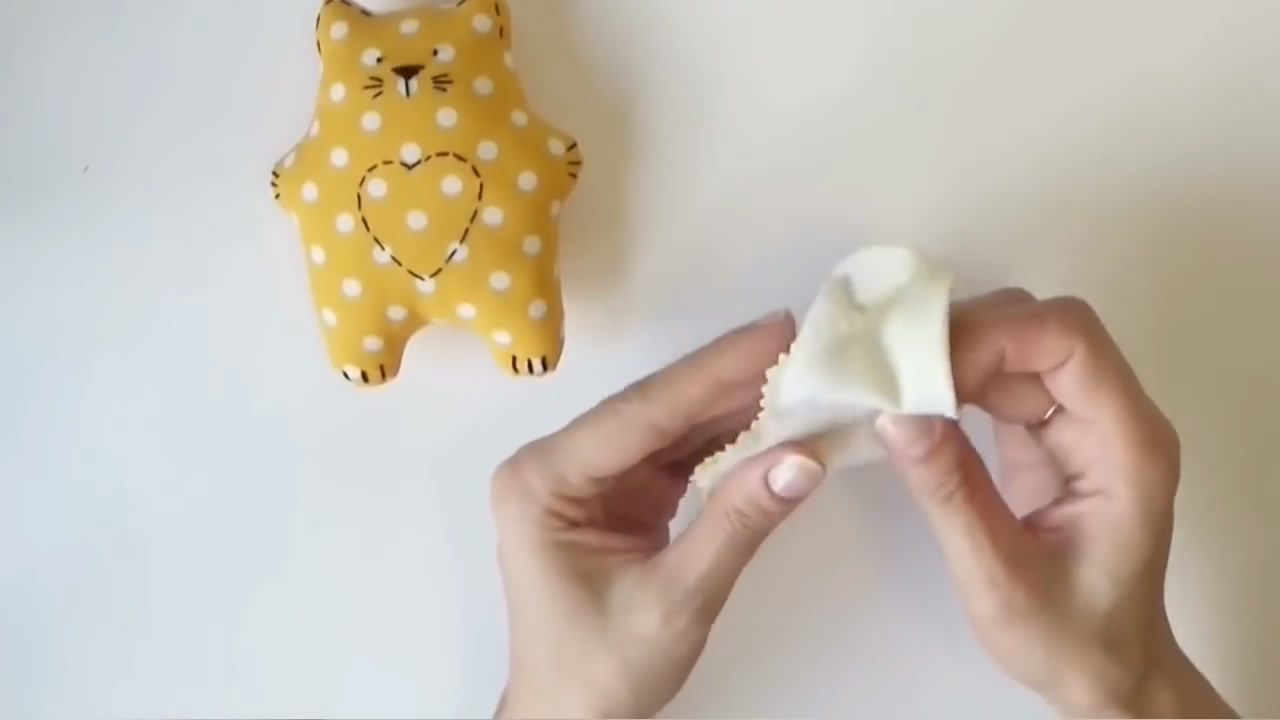 暖猫布艺手工材料包教程,diy包包手工灰蓝猫头缝制教程