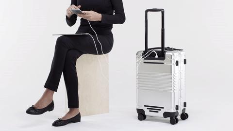 航空公司一纸禁令，智能行李箱行业颓然「将死」