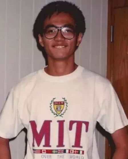 紧急!这个在西方臭名昭著的“援交”网站,竟然落地中国了!