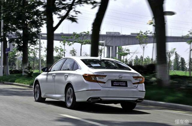 试驾本田雅阁最新款,2020款本田雅阁颜值逆天上市必火