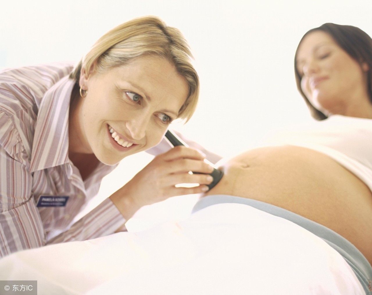 怀孕6个月准妈妈也在努力,孕期孕妈妈一直在动脑