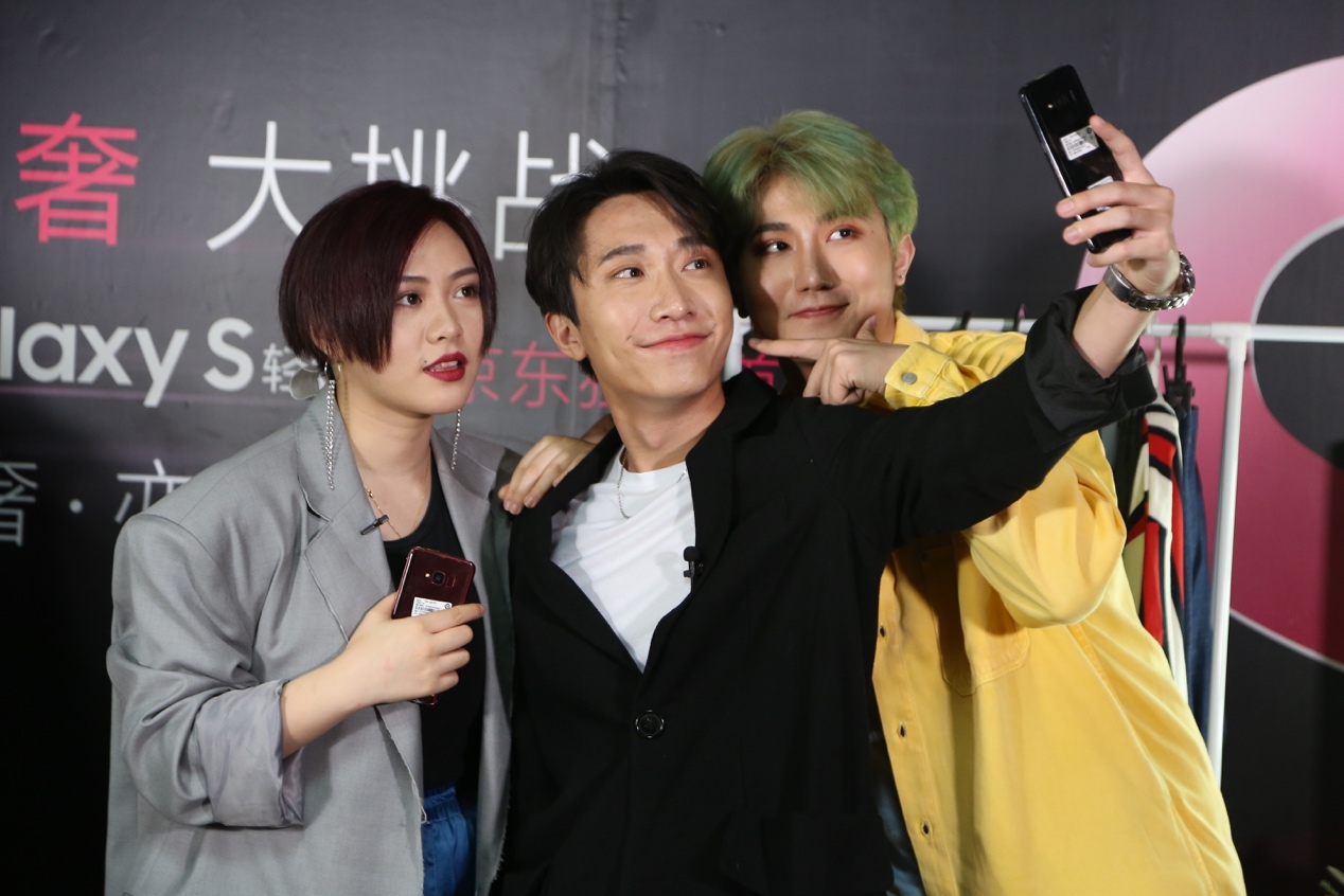 京东三星新款小折叠手机,京东轻奢手机联合三星