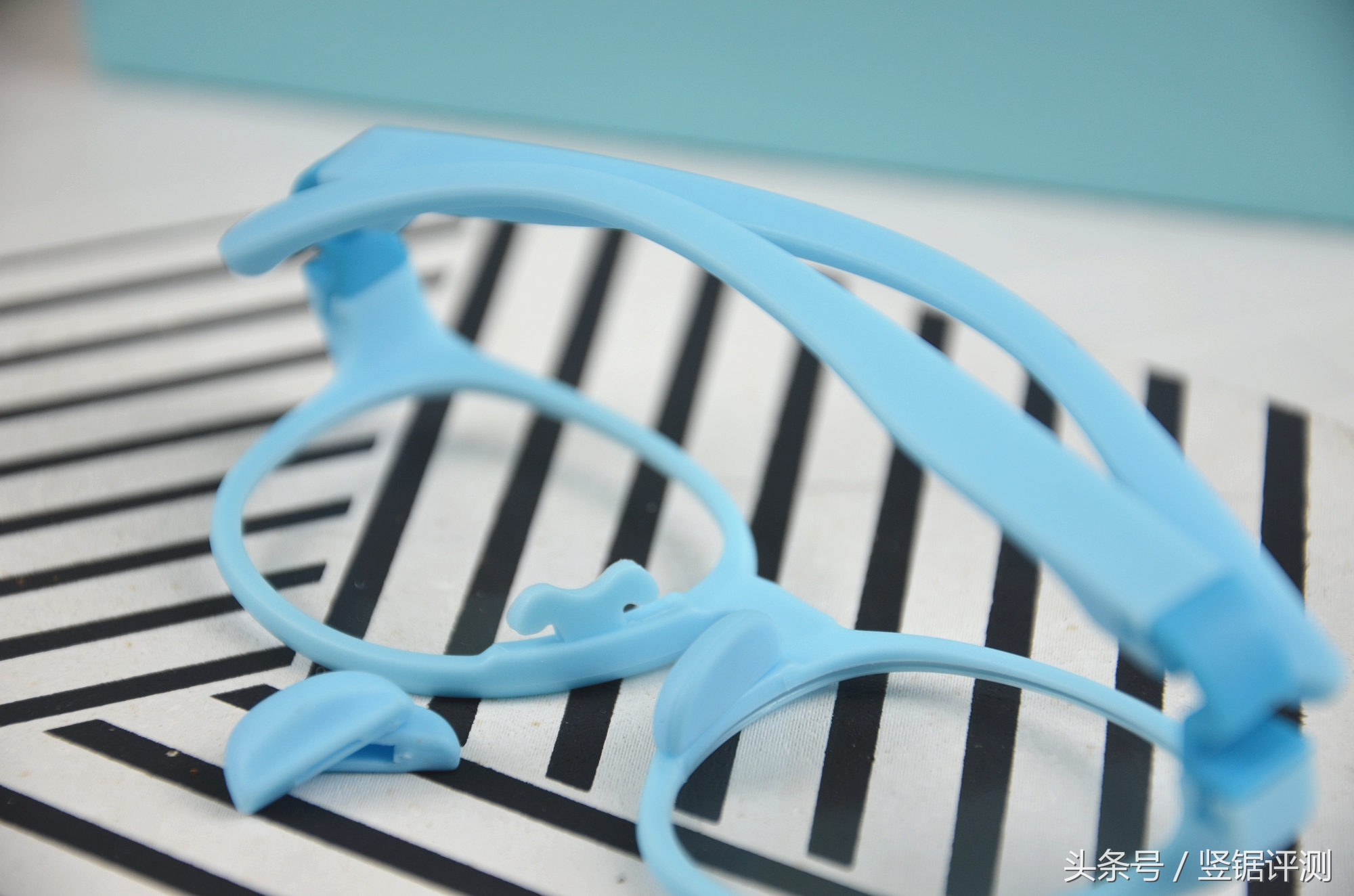 日本光学镜片，9层镀膜设计！专属儿童的护目眼镜评测