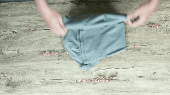 叠衣服很费时？教你1秒叠一件，简单又快速，家家户户用得着