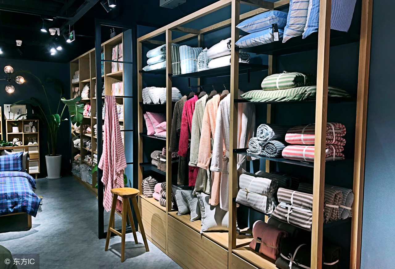 女装店是怎么盈利的,路边不显眼的服装店