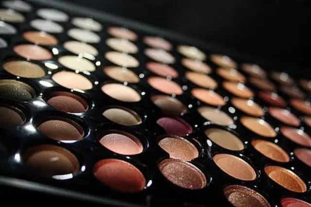 既好看又好用的眼影,5款眼影让眼妆更迷人