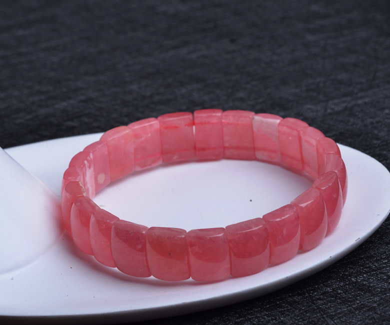 红纹石属于什么档次,红纹石属于昂贵的宝石吗