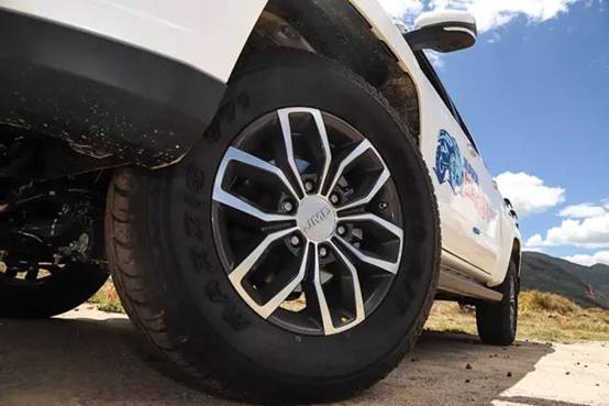 江铃域虎72023柴油自动四驱试驾,江铃域虎2.4t四驱柴油版