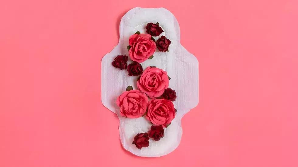 经期呈现什么颜色是正常的,例假颜色特别浅是癌症的前兆吗