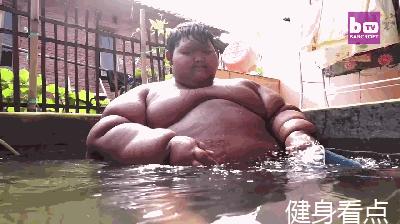 还记得那位400斤的印尼少年吗？这是他减肥1年半后的样子！