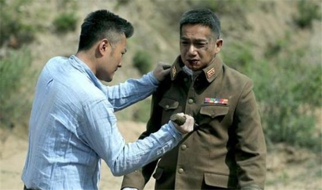 三人同为“达华”，一位已去世，一个背景深厚，第三个是知名奸角