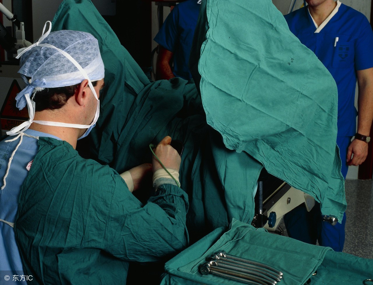 流产手术之后出血情况会维持多久,流产术后出血量极少