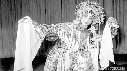 梅兰芳去拜师,老师拒收:死鱼眼睛没前途,后用此法矫正终成大师