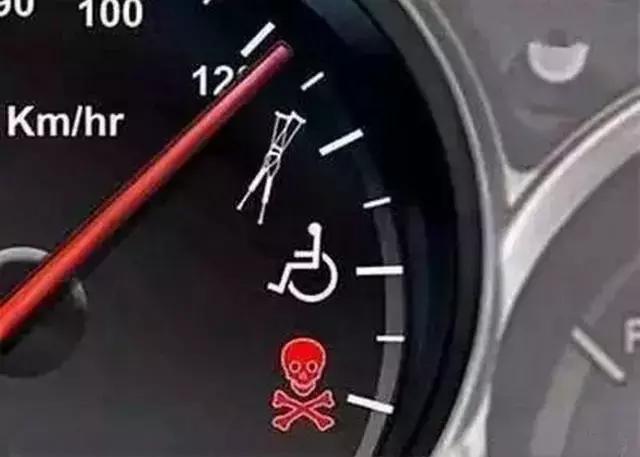 龟速侠对战闪电侠,光速侠vs闪电侠