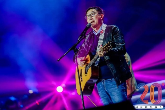 这个机器人品牌请来钟汉良做代言，如今上市，父子档身价达78亿