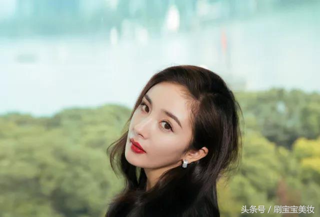 夏天化妆t区容易脱妆怎么办,化妆不容易脱妆方法是什么