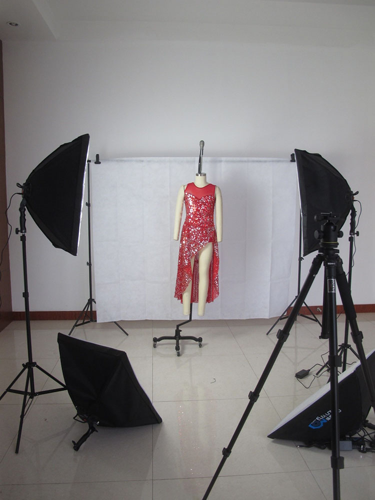 亚德工厂的秘密：签收迪士尼的二次元“魔法梦工厂”