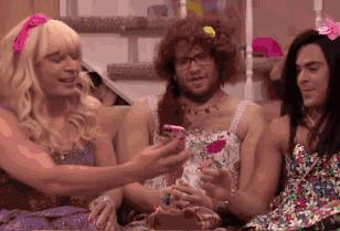 塑料姐妹花还不是一般的塑料,塑料姐妹花实际上是铁姐妹