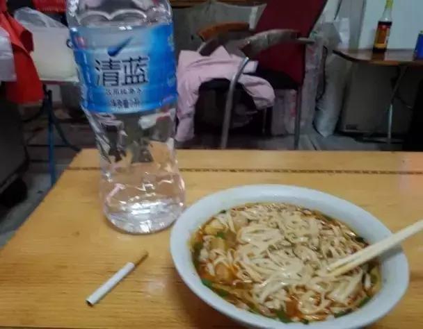 触目惊心！日薪100元玩乐3天的年轻人