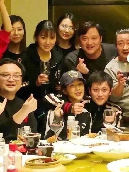 秦俊杰杨紫甜蜜时光,戏外李现杨紫