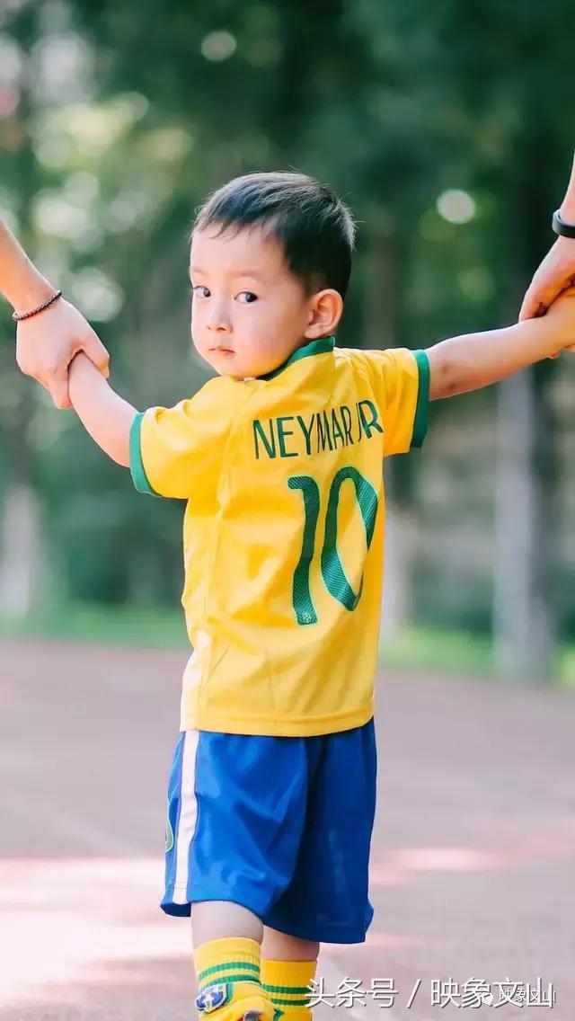 文山这三个足球萌宝太可爱了，快来认识一下！