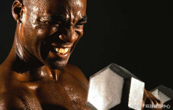 一对哑铃怎么练上肢力量,一对哑铃在家怎样练腿