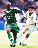 20年前，米卢的“非洲雄鹰”3-2拿下西班牙，奥科查三个字如惊雷