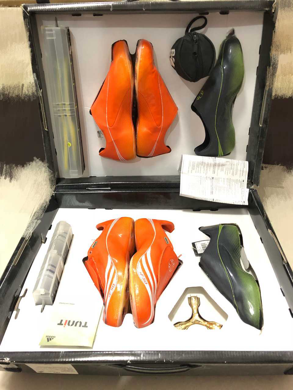 安踏enjoyz联名足球鞋,看足球鞋测评该看谁